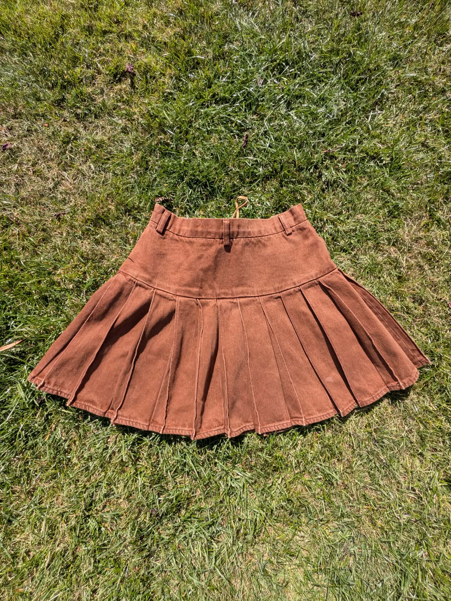 Brown Lace Up Pleated Skirt