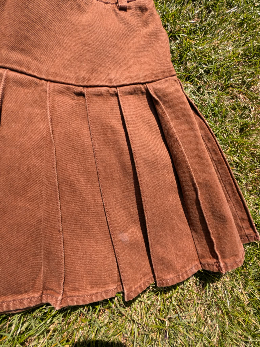 Brown Lace Up Pleated Skirt