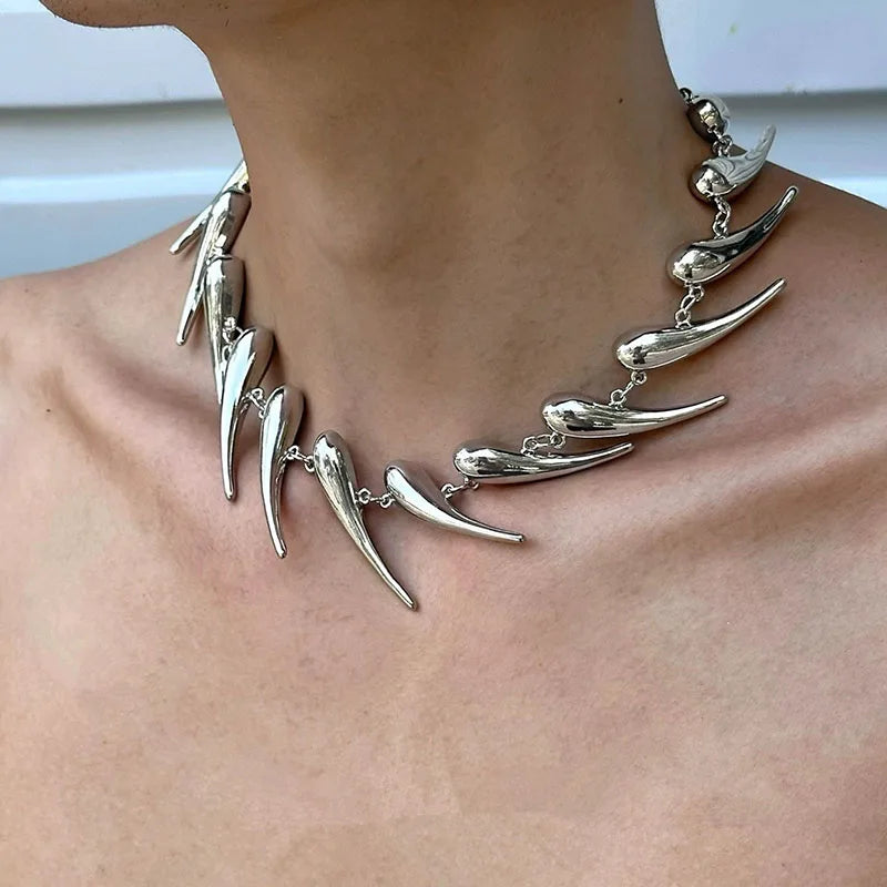 Wolf Tooth Choker Festigal
