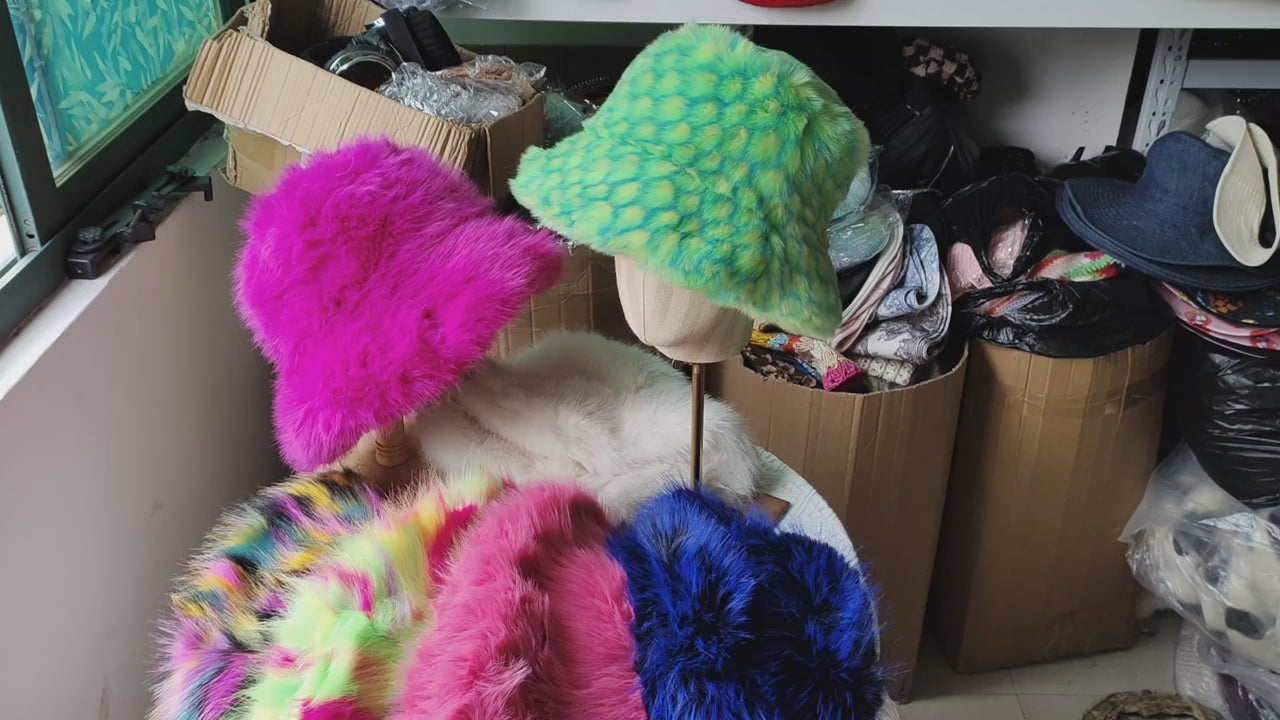 Fischerhut aus Kunstpelz