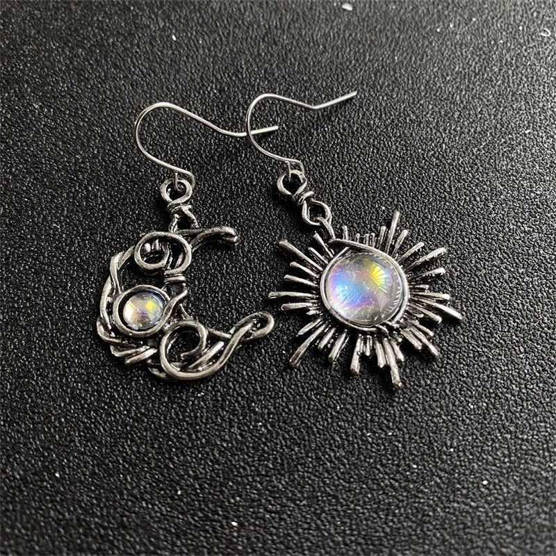 Sun and Moon Drop Earrings - Festigal